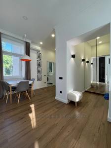 Rent an apartment, Building of the old city, Stefanika-V-vul, Lviv, Galickiy district, id 5879327
