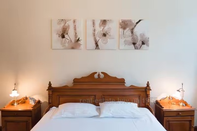 Rent an apartment, Austrian luxury, Lyaymberga-S-vul, Lviv, Galickiy district, id 5884071
